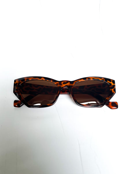 the beach day shades - leopard print