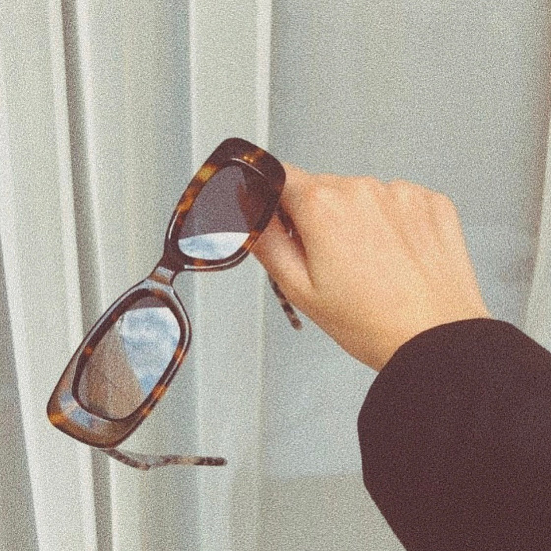 the charming shades - tortoise shell